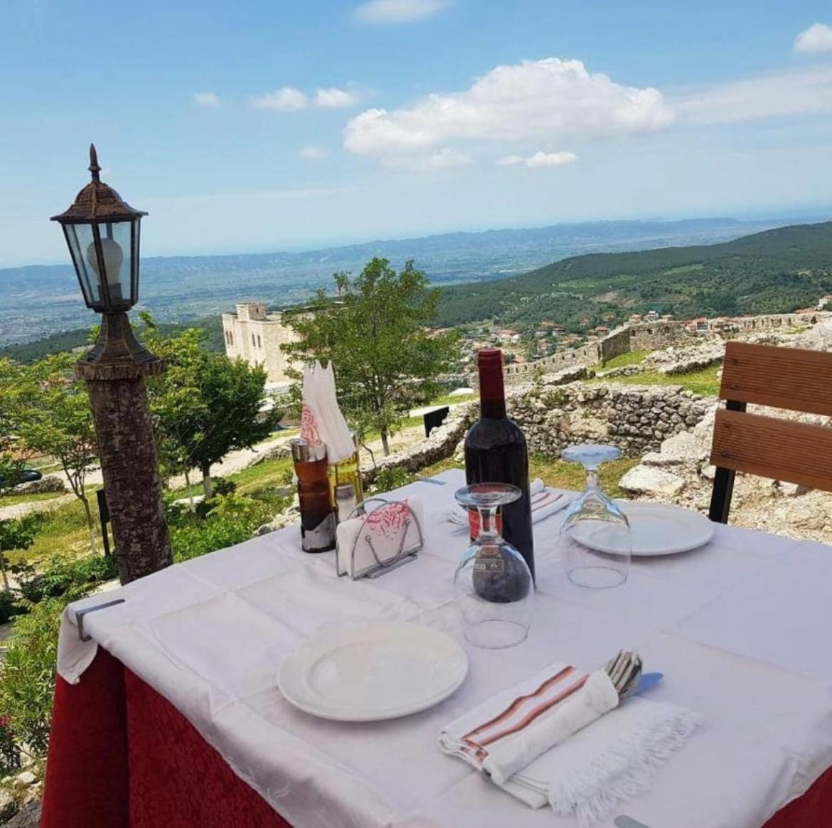 Rooms Emiliano Castle Of Kruja Luaran gambar