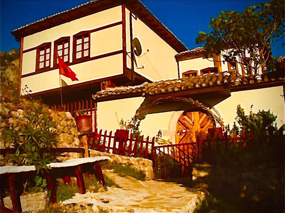 Rooms Emiliano Castle Of Kruja Bilik gambar