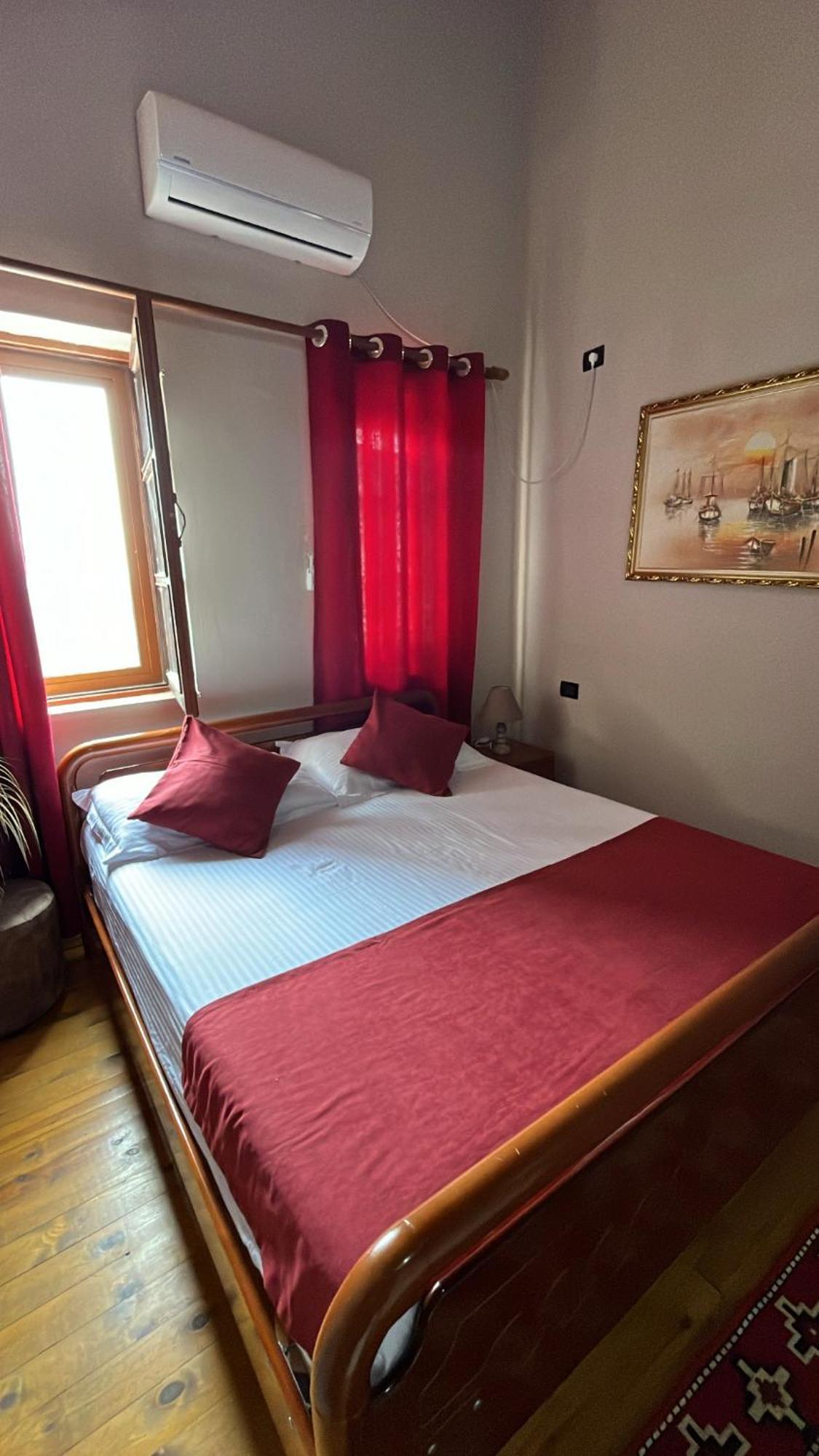Rooms Emiliano Castle Of Kruja Bilik gambar