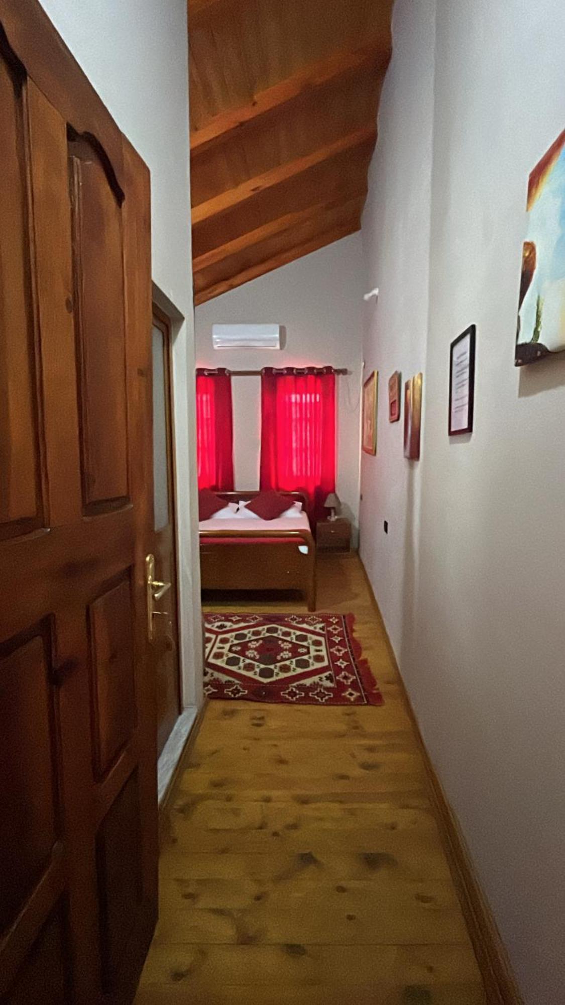 Rooms Emiliano Castle Of Kruja Bilik gambar